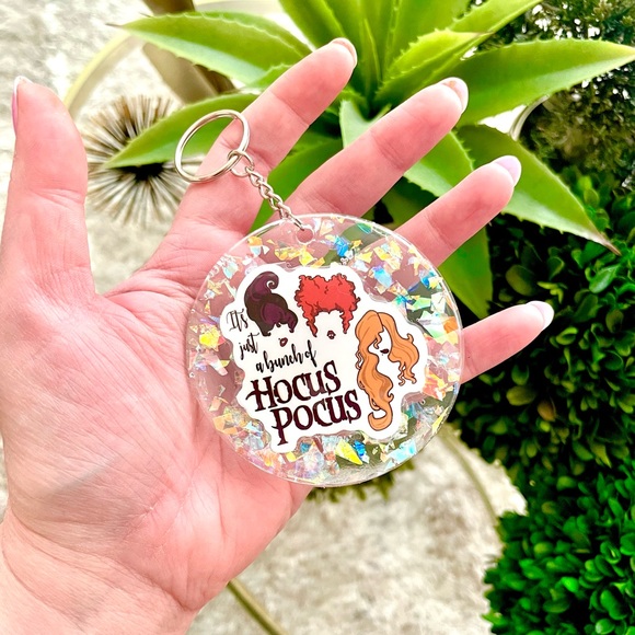 Hocus Pocus Sanderson Sisters Keychain - Picture 3 of 4